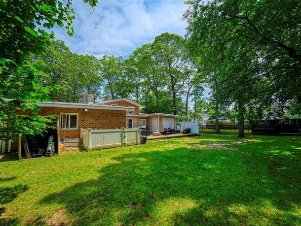 10 Hunter Avenue, Miller Place NY 11764