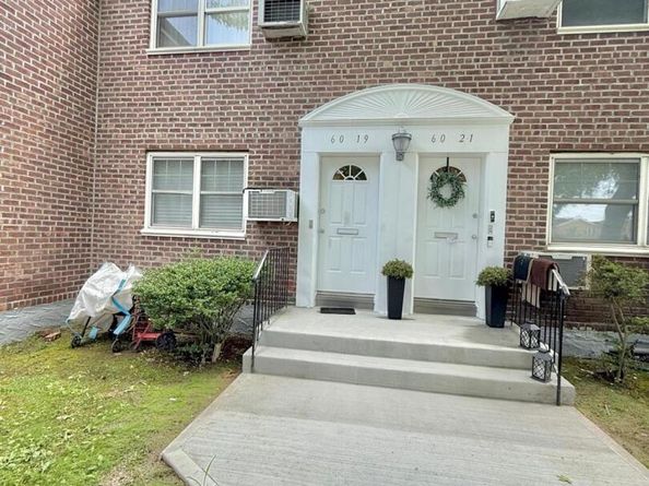 6019 marathon parkway 240, Little Neck NY 11362