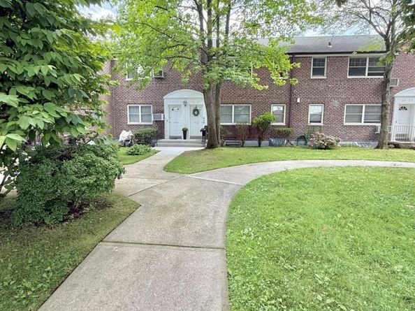 6019 marathon parkway 240, Little Neck NY 11362