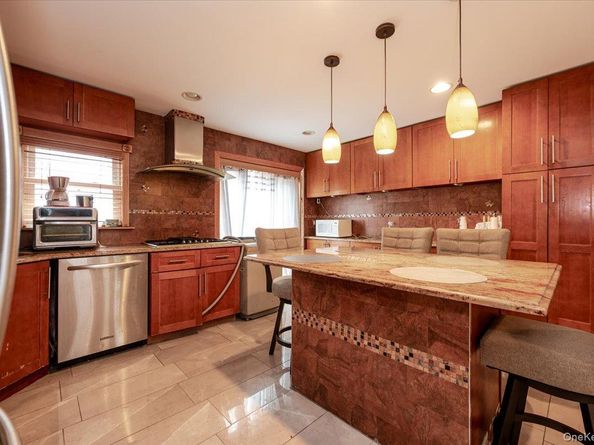 2703 Woodhull Avenue, Bronx NY 10469