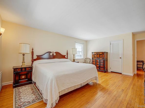 520 Caledonia Road, Dix Hills NY 11746