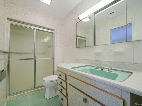 520 Caledonia Road, Dix Hills NY 11746
