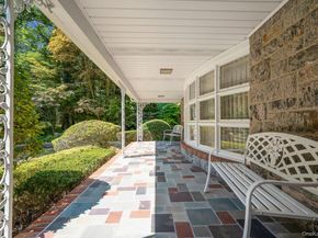 520 Caledonia Road, Dix Hills NY 11746