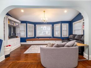 25 Loel Court, Rockville Centre NY 11570