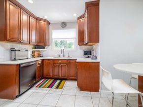 25 Loel Court, Rockville Centre NY 11570