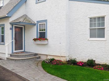 25 Loel Court