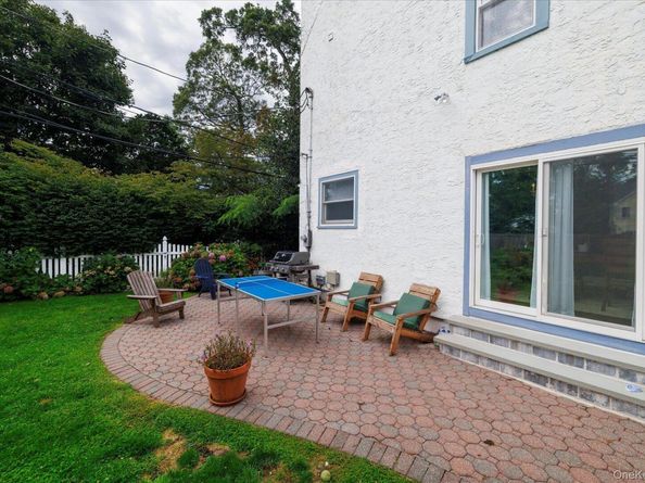 25 Loel Court, Rockville Centre NY 11570