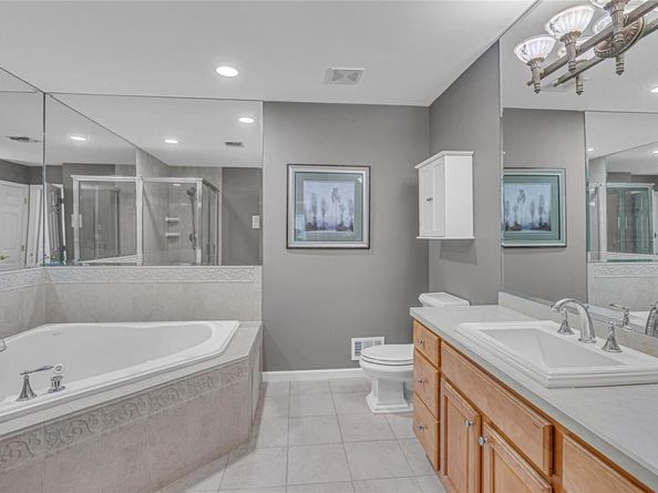 40 Mantack Path, Kings Park NY 11754