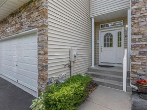 40 Mantack Path, Kings Park NY 11754