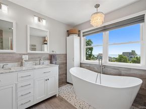 8 Sinnickson Road, Center Moriches NY 11934
