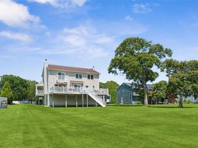 8 Sinnickson Road, Center Moriches NY 11934