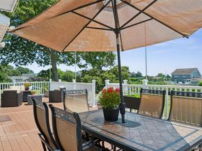 8 Sinnickson Road, Center Moriches NY 11934