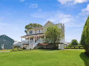 8 Sinnickson Road, Center Moriches NY 11934