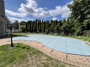 5 Pine Street, Plainview NY 11803