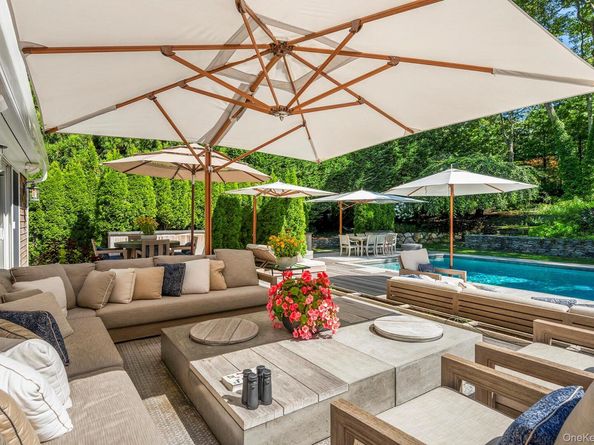 98 Springy Banks Road, East Hampton NY 11937