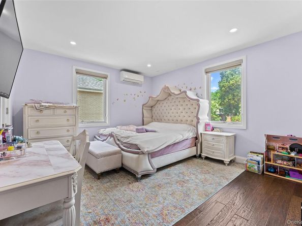 115-18 Mayfair Road, Kew Gardens NY 11418