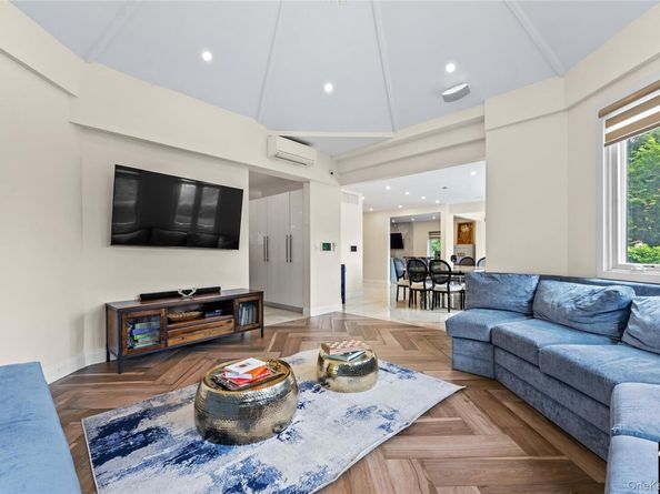 115-18 Mayfair Road, Kew Gardens NY 11418