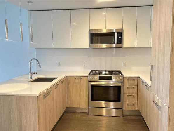 131-01 40th Rd C, Flushing NY 11354