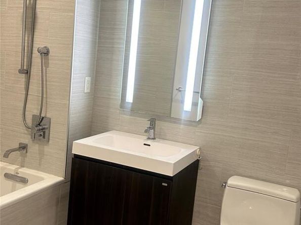 131-01 40th Rd C, Flushing NY 11354