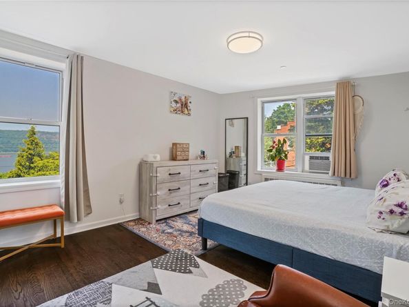 1 Hawley Terrace 2J, Yonkers NY 10701