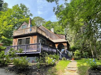 34 Mount Airy Road E