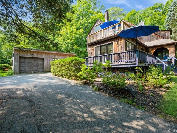 34 Mount Airy Road E, Croton-on-Hudson NY 10520