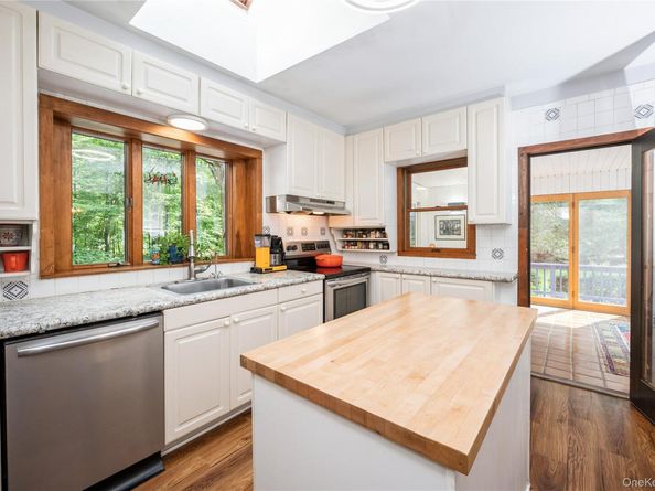 34 Mount Airy Road E, Croton-on-Hudson NY 10520