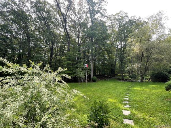34 Mount Airy Road E, Croton-on-Hudson NY 10520