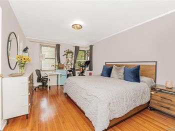 306 E Mosholu Parkway S