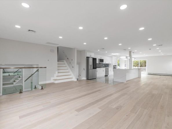 7 Suzanne Lane, Bethpage NY 11714