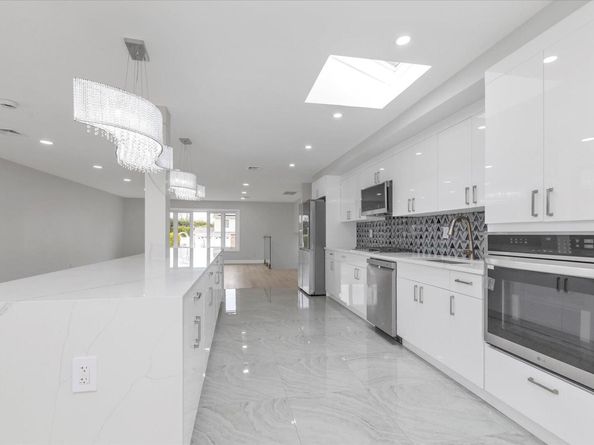 7 Suzanne Lane, Bethpage NY 11714