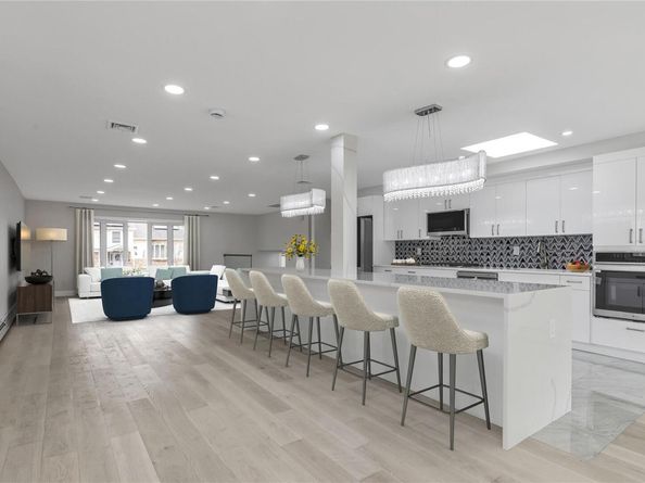 7 Suzanne Lane, Bethpage NY 11714