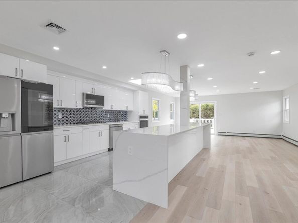 7 Suzanne Lane, Bethpage NY 11714