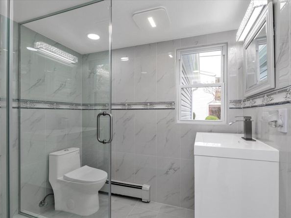 7 Suzanne Lane, Bethpage NY 11714