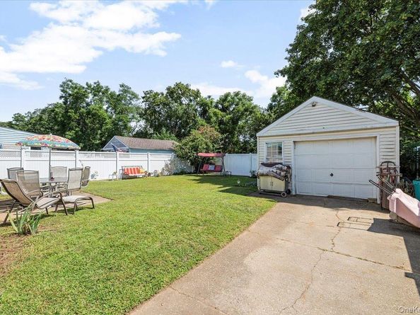 9 Revere Avenue, Bethpage NY 11714