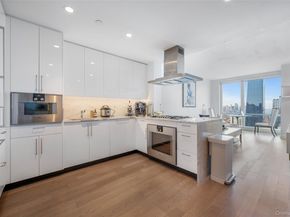460 W 42nd Street 57G, New York (Manhattan) NY 10036
