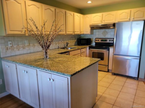 59-39 Watchogue Avenue, East Moriches NY 11940