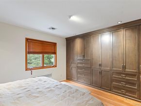 33 Shelter Hill Road, Plainview NY 11803