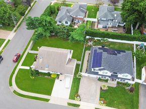 33 Shelter Hill Road, Plainview NY 11803