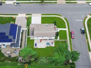 33 Shelter Hill Road, Plainview NY 11803