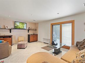 33 Shelter Hill Road, Plainview NY 11803
