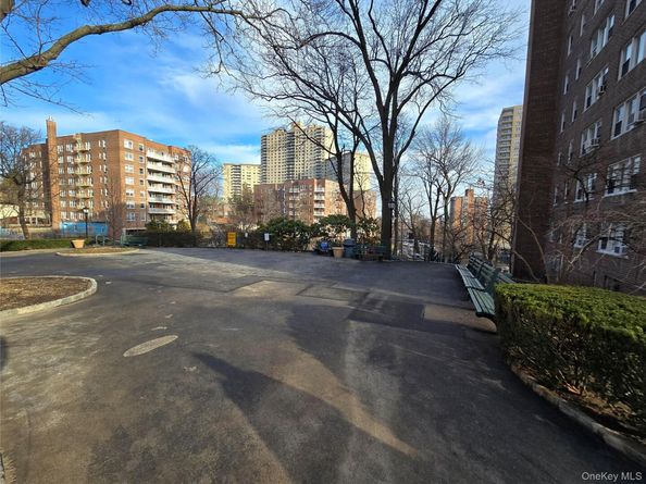 80 Knolls Crescent 6M, Bronx NY 10463