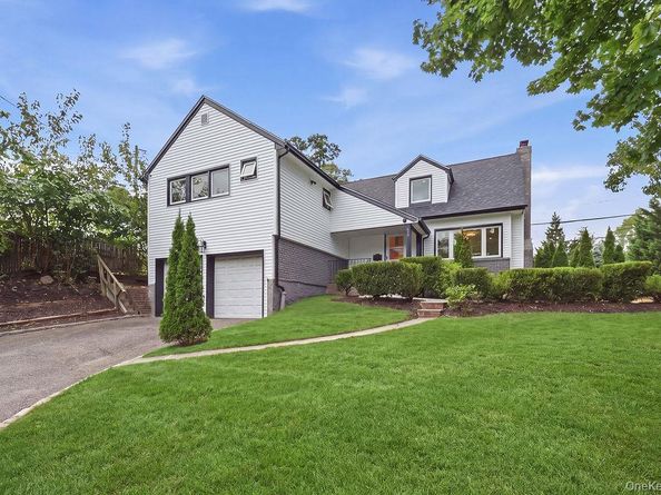 84 Middle Neck Road, Roslyn NY 11576