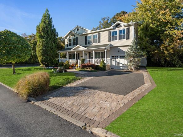 11 Elaine Drive, Sayville NY 11782