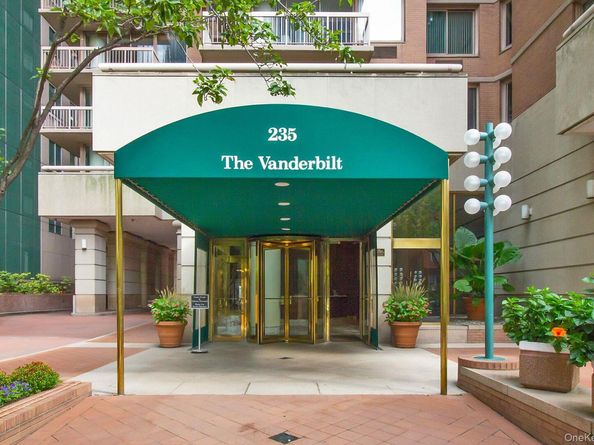 235 E 40th Street 3G/H, New York (Manhattan) NY 10016