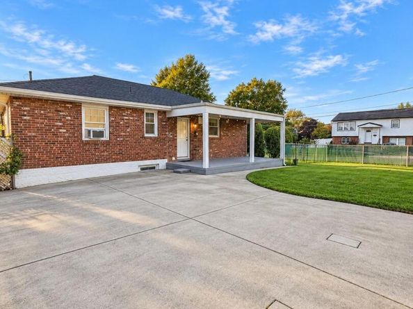 131 Roosevelt Avenue, Freeport NY 11520