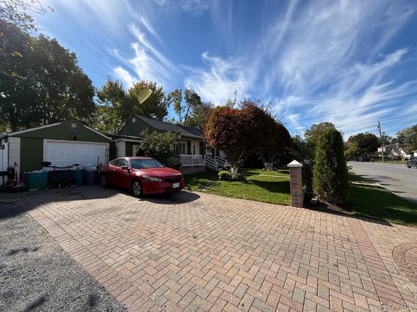 63 Saint Peters Drive, Brentwood NY 11717