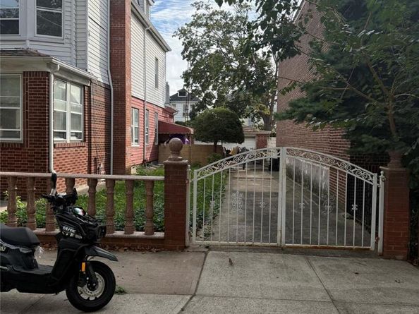 635 E 38th Street, Brooklyn NY 11203