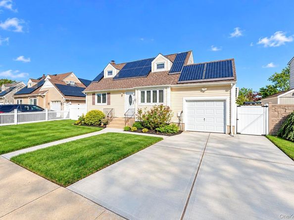 33 Nims Avenue, West Babylon NY 11704