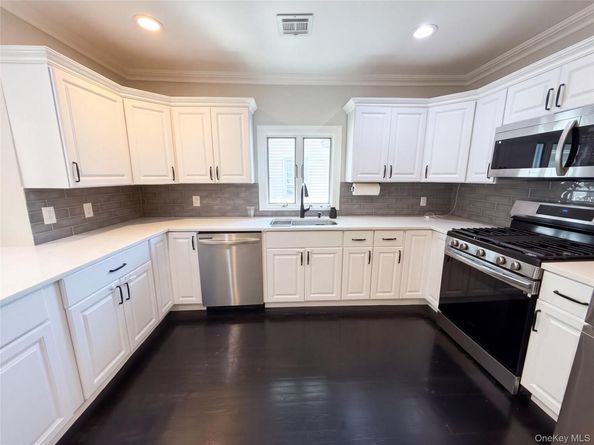116 S Clinton Avenue, Bay Shore NY 11706